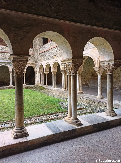 Catedral de Saint Lizier (Francia) : claustro