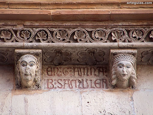 Canecillos de la Puerta del Palau