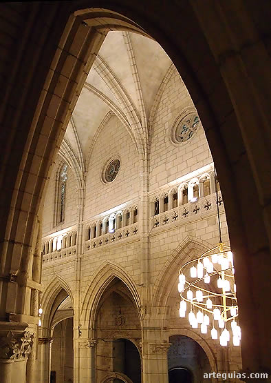 Interior de la Catedral Vieja de Vitoria