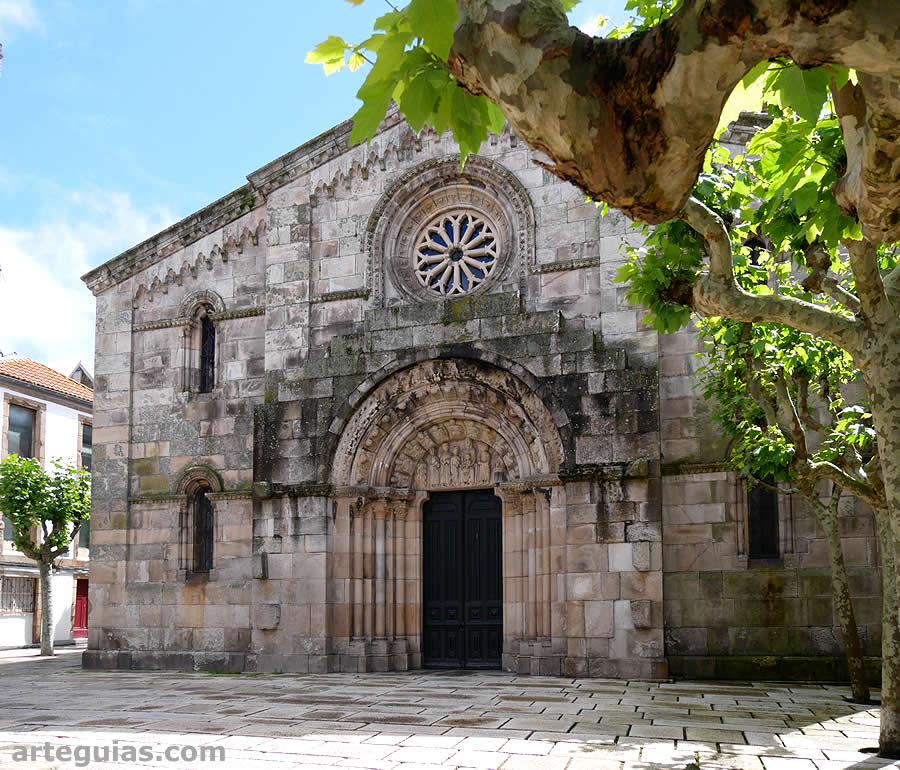 Colegiata de Santa María del Campo: fachada principal