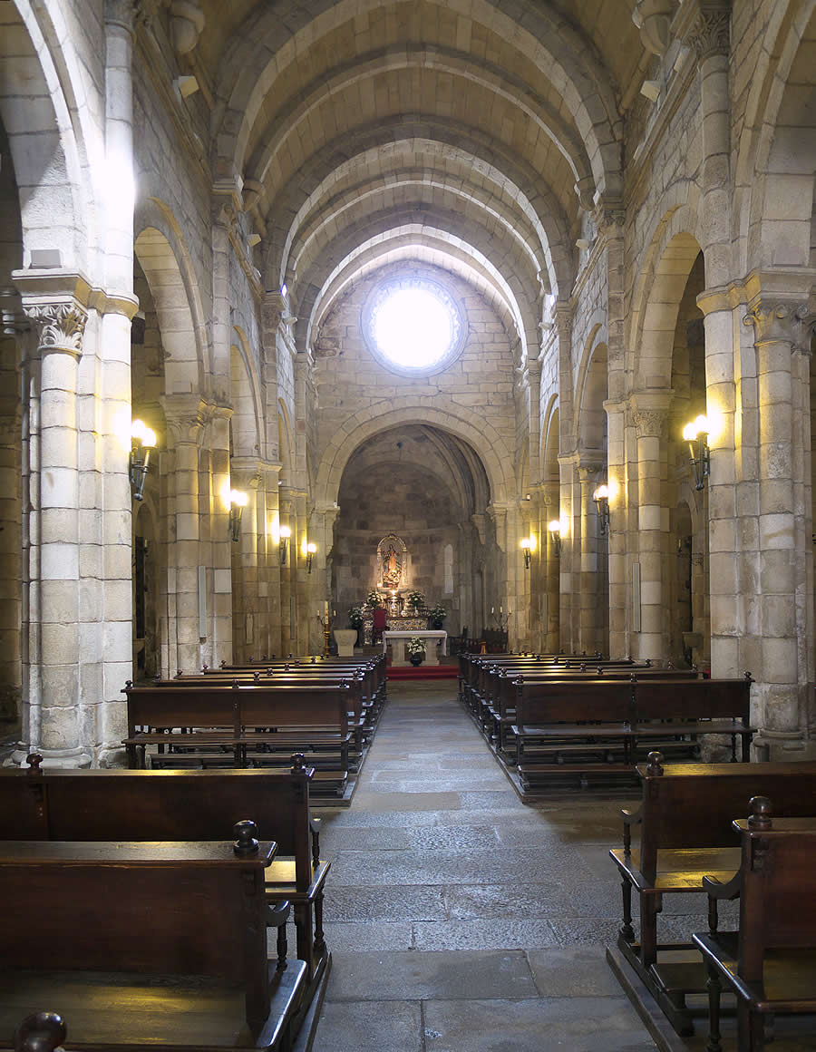 Colegiata de Santa María del Campo: interior de la nave central