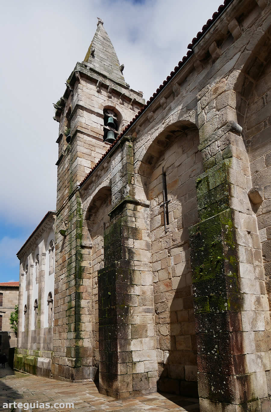 Muro meridional de la Colegiata de Santa María del Campo de A Coruña
