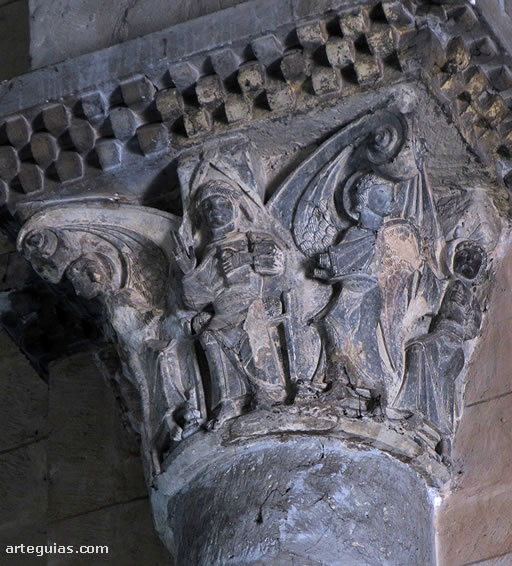 Uno de los capiteles interiores de la Colegiata de Saint Gaudens (Francia) 