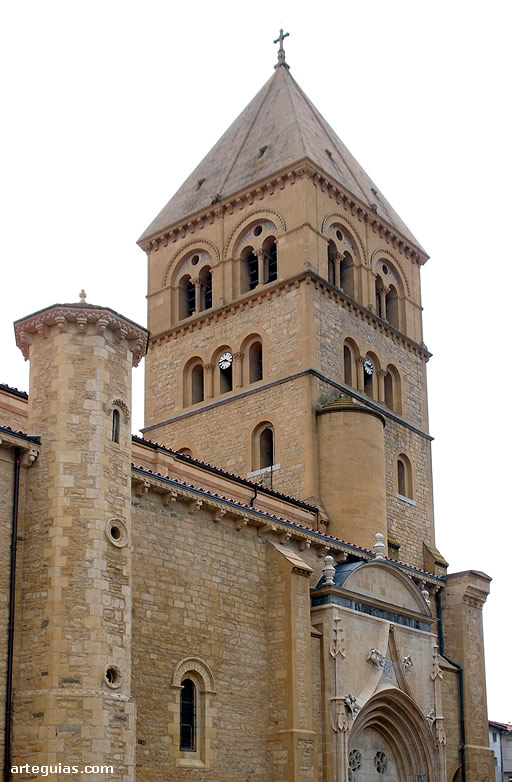 Vista de la iglesia de Saint-Gaudens desde el nordeste