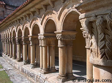 Claustro de la Colegiata de Santillana del Mar