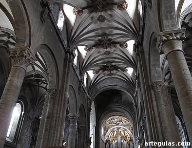 Interior de la catedral