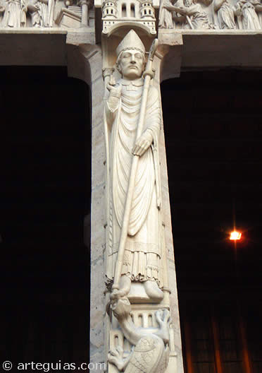 Obispo San Marcelo  alanceando a un drag&oacute;n. Puerta de Santa Ana