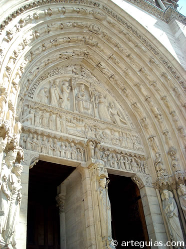 Notre Dame de Par&iacute;s. Puerta de Santa Ana
