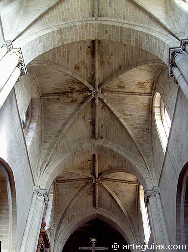 B&oacute;vedas g&oacute;ticas en la nave central