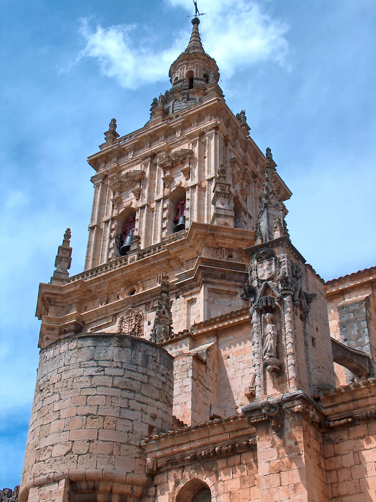 Torre campanario barroca
