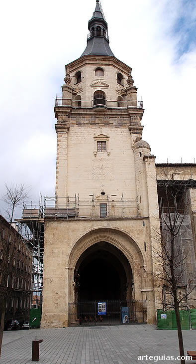 Torre campanario