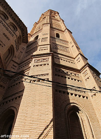 La preciosa torre campanario de la Colegiata de Santa Mar&iacute;a, Calatayud