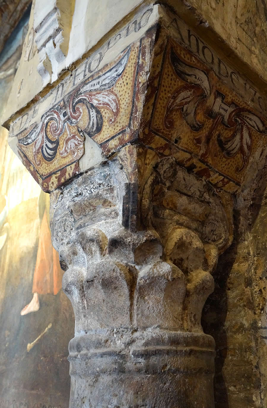 Capitel andalus&iacute; en la Capilla Dorada del Convento de Santa Clara de Tordesillas