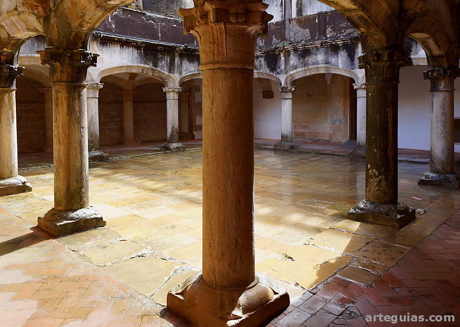 Claustro de Santa B&aacute;rbara