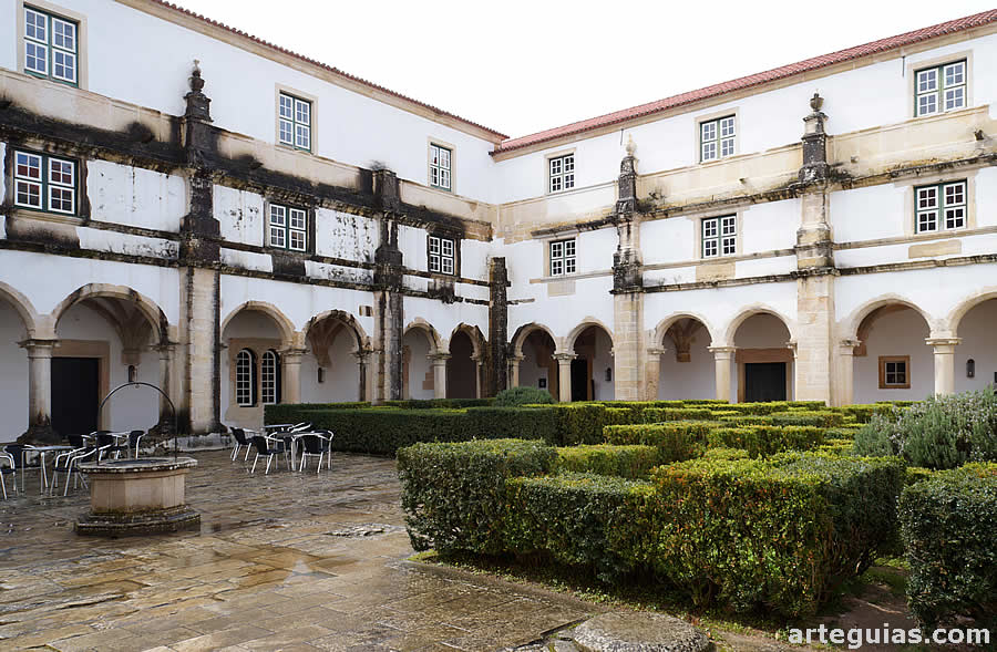 Claustro dos Corvos