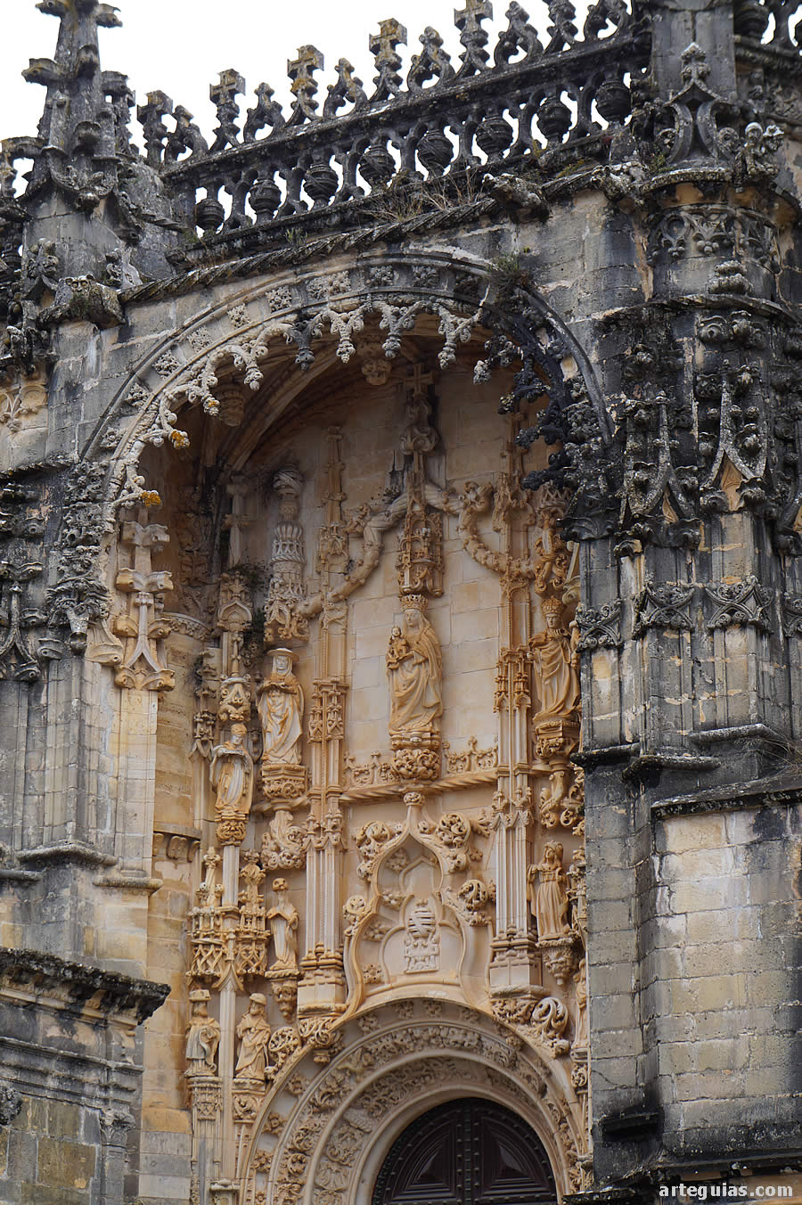 Puerta de la nave a&ntilde;adida