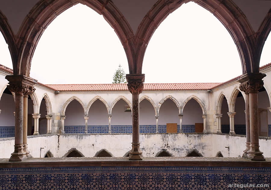 El Convento de Cristo de Tomar destaca por los numerosos y espectaculares claustros que tiene