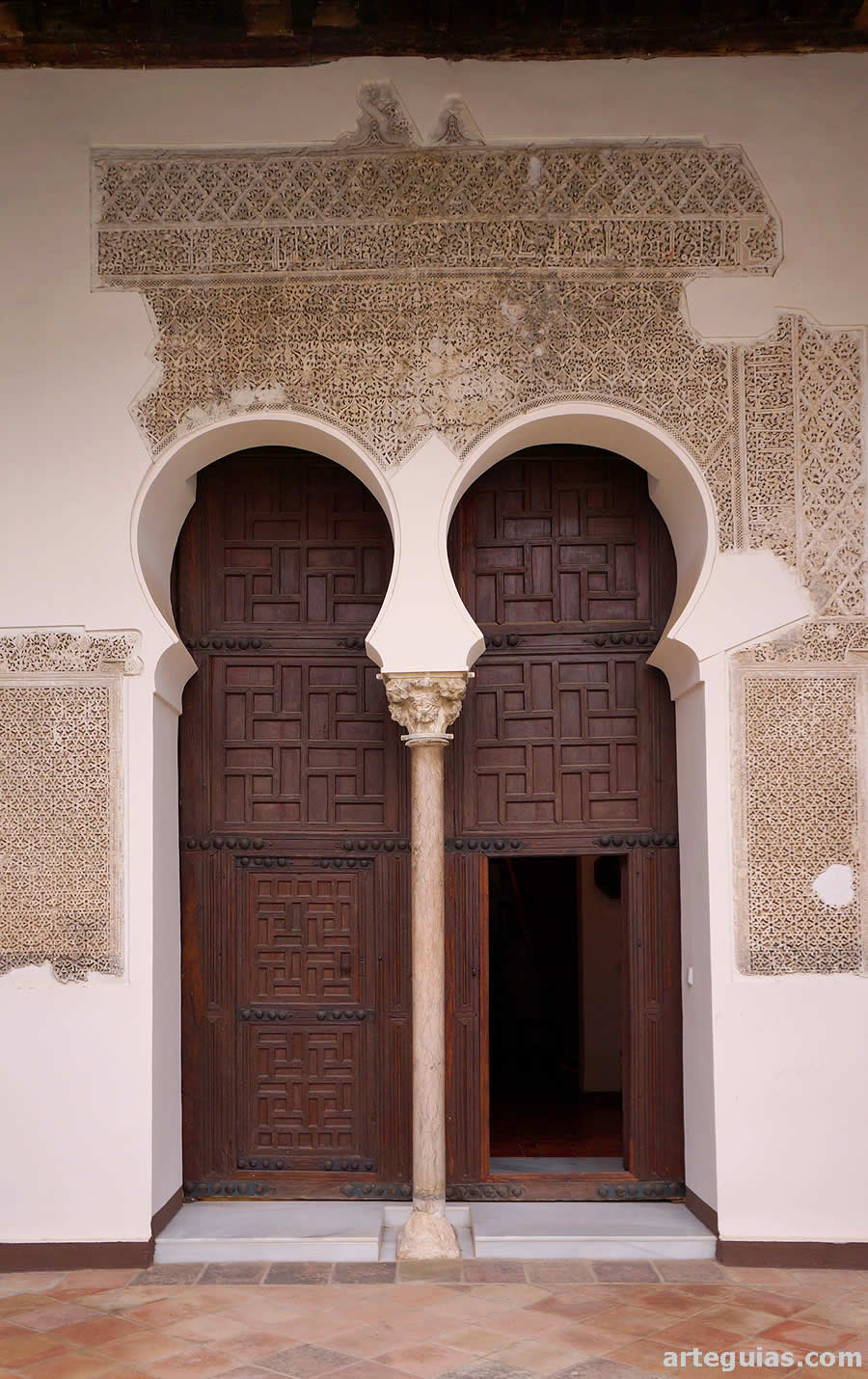 Convento de Santa Clara la Real de Toledo: puerta de entrada a la Sala Capitular