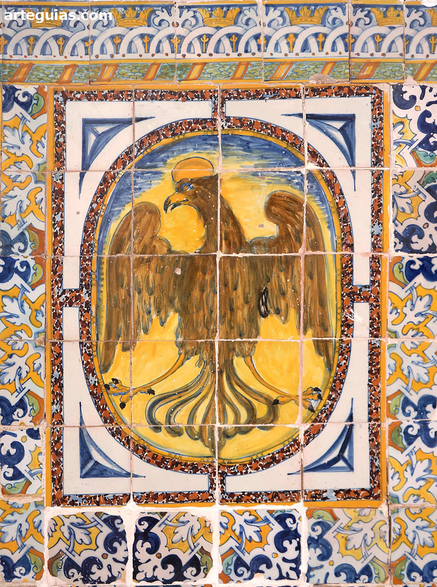 Azulejer&iacute;a de Talavera en el Claustro de los Laureles