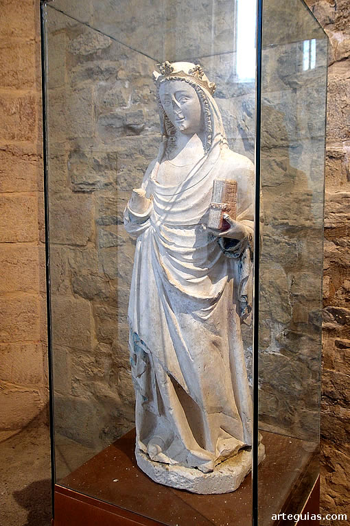 Escultura gótica de La Virgen