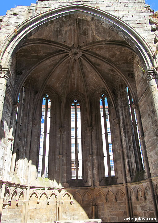 Convento de Santo Domingo de Pontevedra: interior del ábside