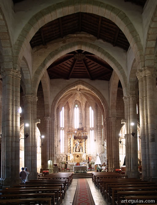 Navecentral y ábside principal de la iglesia del Convento de Santo Domingo de Ribadavia, Ourense