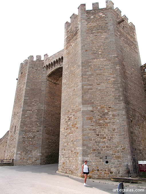 Puerta de San Miguel de la muralla de Morella