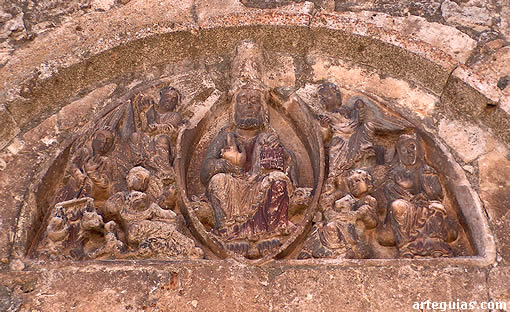 Tímpano románico en el Convento de las Concepcionistas