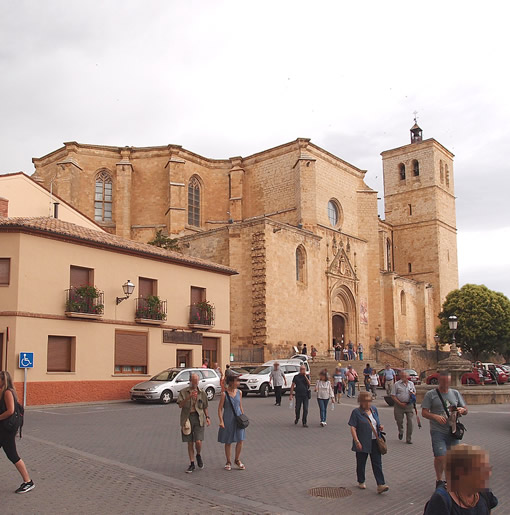 Saliendo de la visita a la Colegiata de Berlanga de Duero