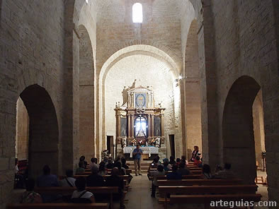 Interior sobrio y monumental de la Anunciada de Urueña