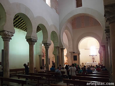 En en interior de la iglesia de San Cebrián de Mazote