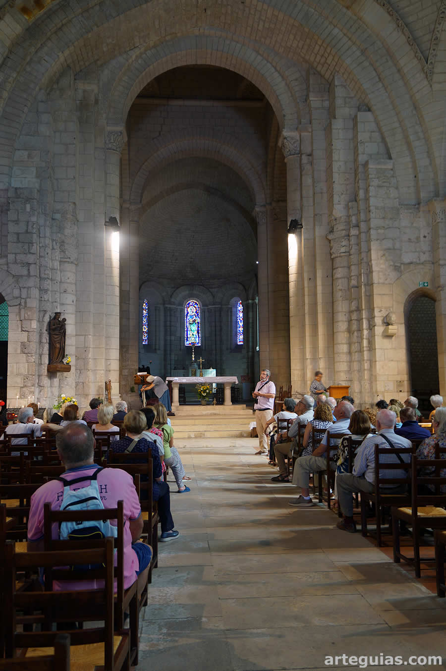 Interior de la iglesia de la Abad&iacute;a de las Damas