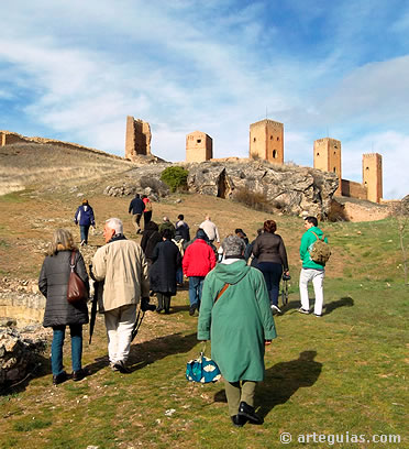 Momento de la subida al castillo de  Molina de Arag&oacute;n