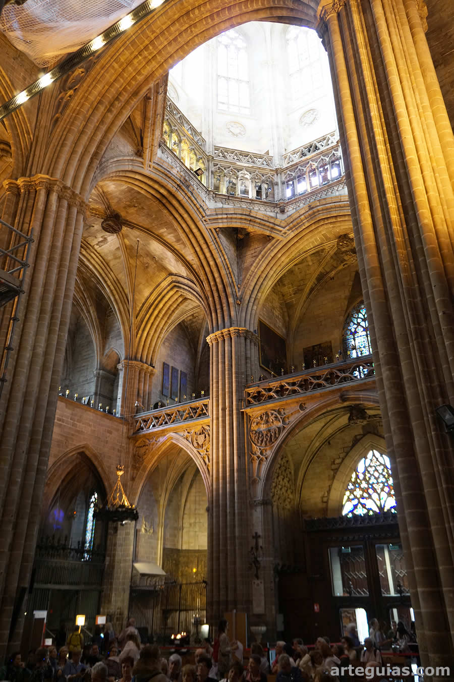 En el interior de la catedral de Barcelona