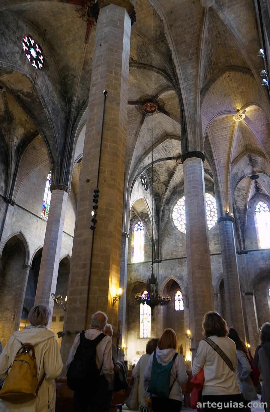 Visita a la famosa Basílica de Santa María del Mar