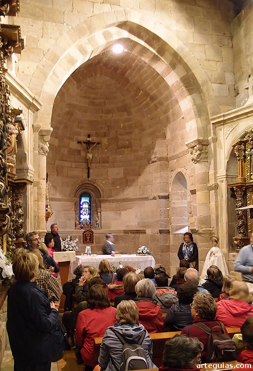En el interior de la iglesia de Villacantid