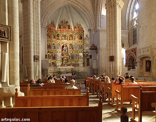 En el interior de la iglesia de Santa Mar&iacute;a de Trujillo