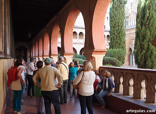 En el claustro mud&eacute;jar del Monasterio de Santa Mar&iacute;a la Real de Guadalupe