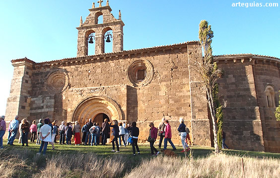 Explicaciones en la Ermita de Nuestra Señora del Torreón de Padilla de Abajo