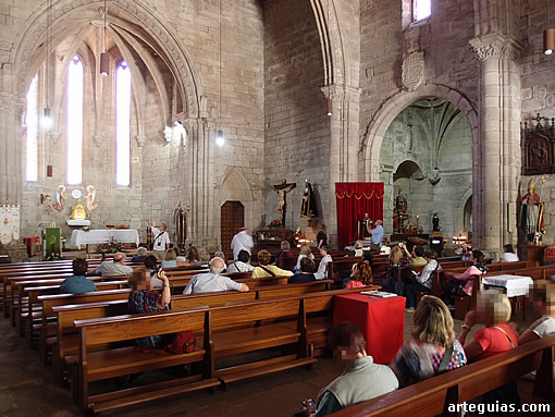 Interior de San Martín de Noia