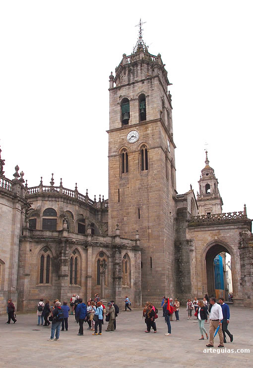 Delante de la catedral de Lugo