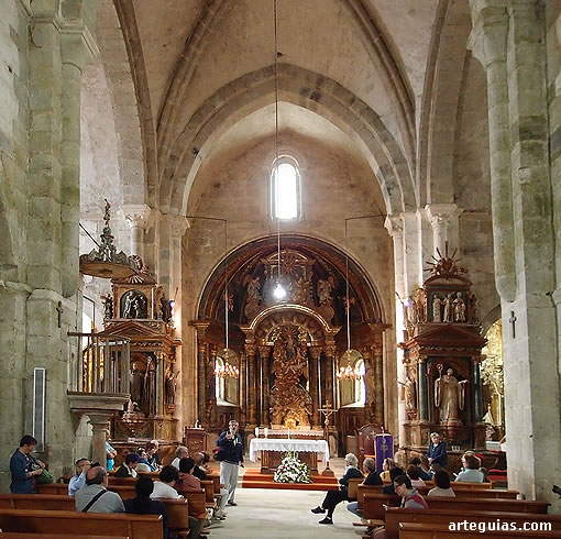 Interior de la iglesia de Meira