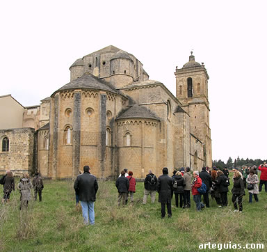 Monumental porte de la iglesia del Monasterio de Irache