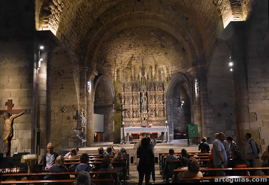 En el interior de la iglesia de Sant Llorenç
