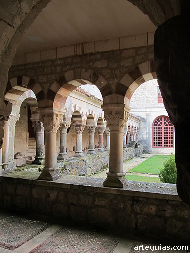 Claustro de los Mártires. Parte románica