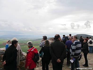 Desde lo alto del castillo se disfruta de fant&aacute;sticas vistas, incluyendo las estribaciones de Sierra Morena