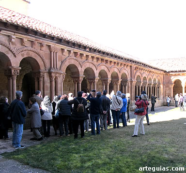 Otro de los platos fuertes del viaje: el claustro de la Concatedral de San Pedro