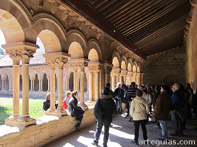 En el fantástico claustro de San Pedro