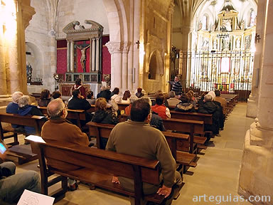 En el interior de la iglesia de Santo Domingo