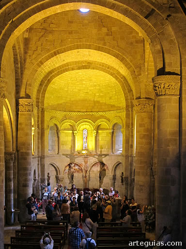 En el fastuoso interior de la colegiata de Elines